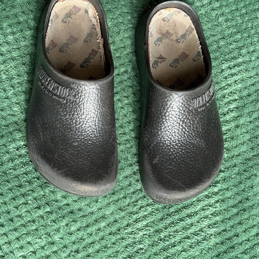 Birkenstock Kids Textured Black Slippers